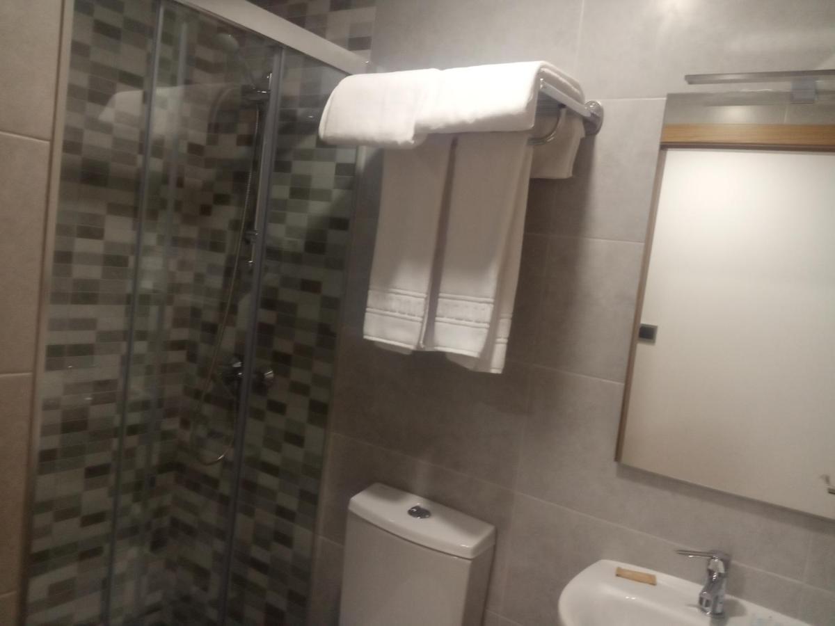 Hostal Outarelo Оренсе Екстер'єр фото
